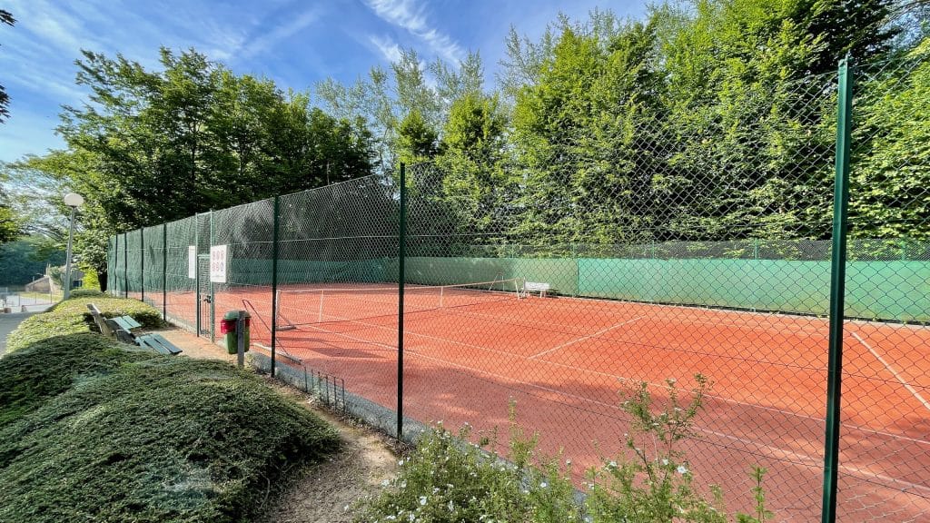 Aquilon 13 terrain de tennis izikozi agence immobilière