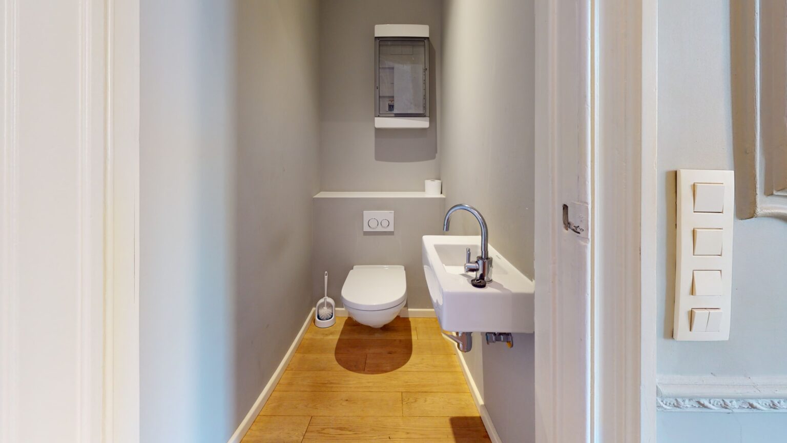 137-Rue-Chazal-Bathroom(1)
